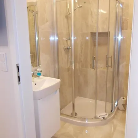 Kwartal Rozy Wiatrow Apartament 9 *